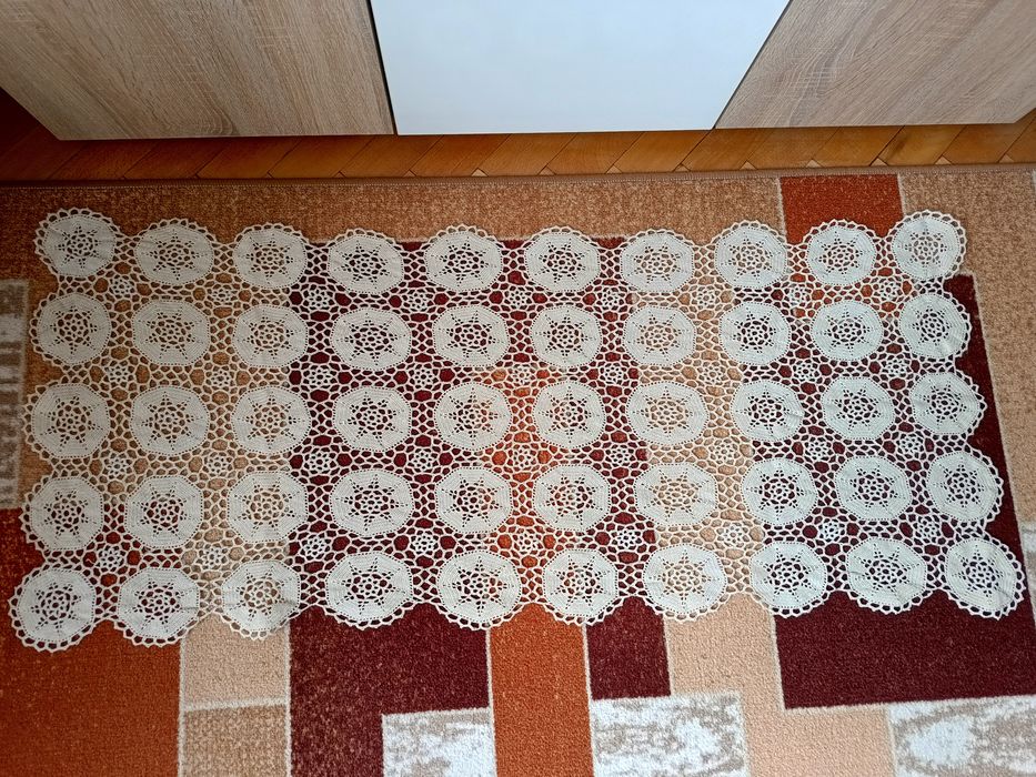 Продавам ръчни плетива и декорирани възглавници