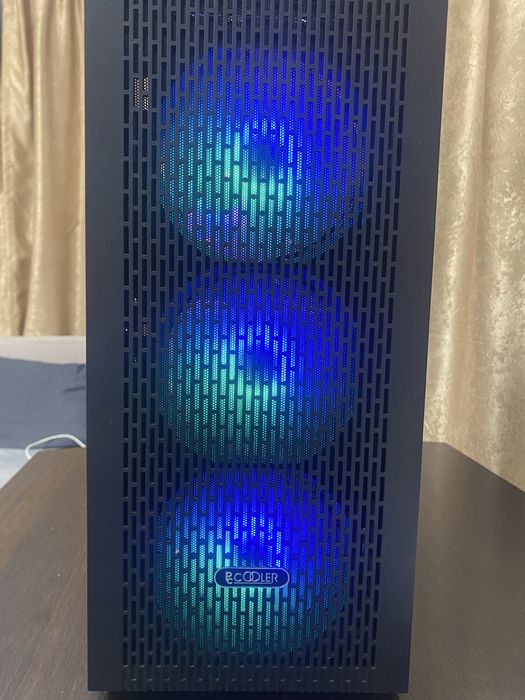 P.C.,Calculator gaming,se vinde cu probă!