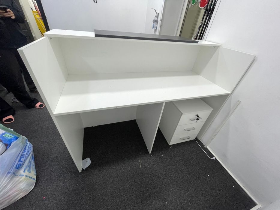 Ресепшн с Тумбой вместе можно .