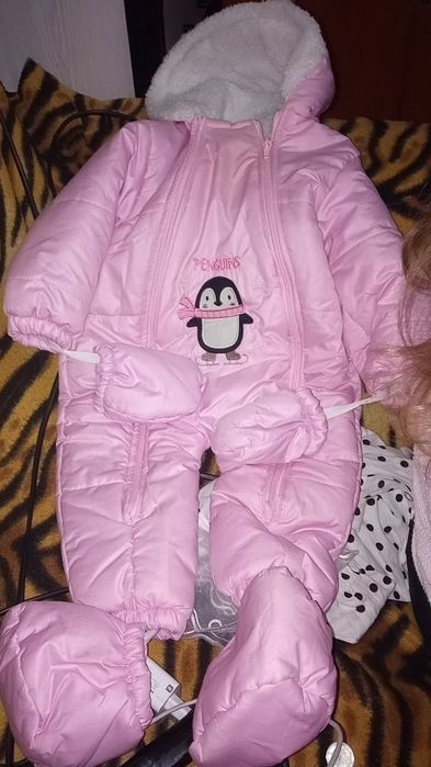 Комбинезон от 6 месяцев.