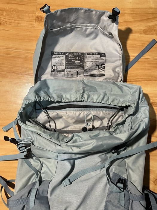 Rucsac drumetie Deuter Futura 30 SL, graphite