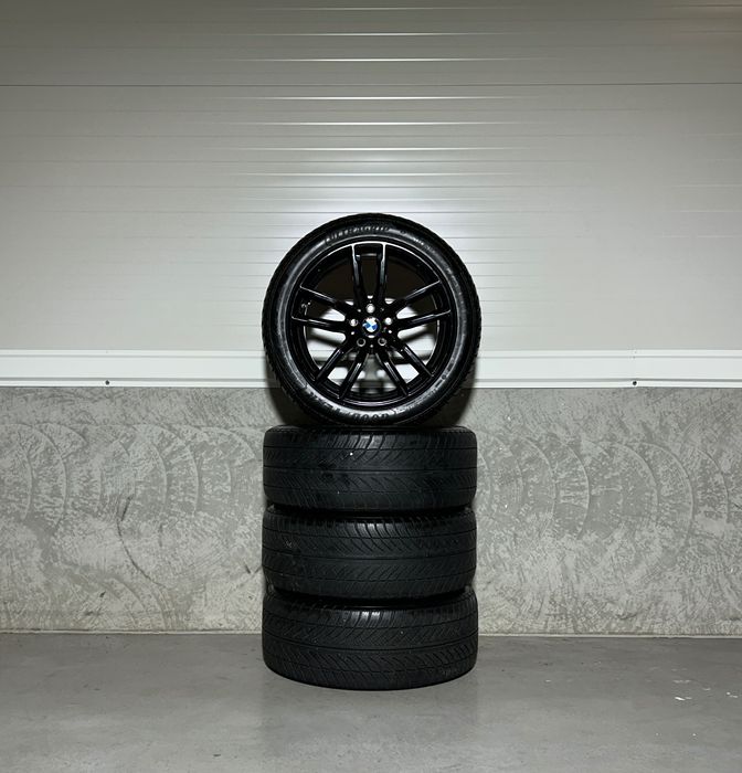 Roti de iarna BMW Seria 5 G30 , G31 - 245/45R18 100V Goodyear