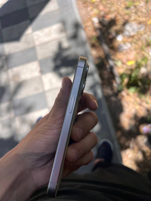 Iphone 15 pro с гаранти