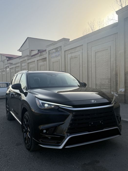 Lexus tx 500 F sport 3