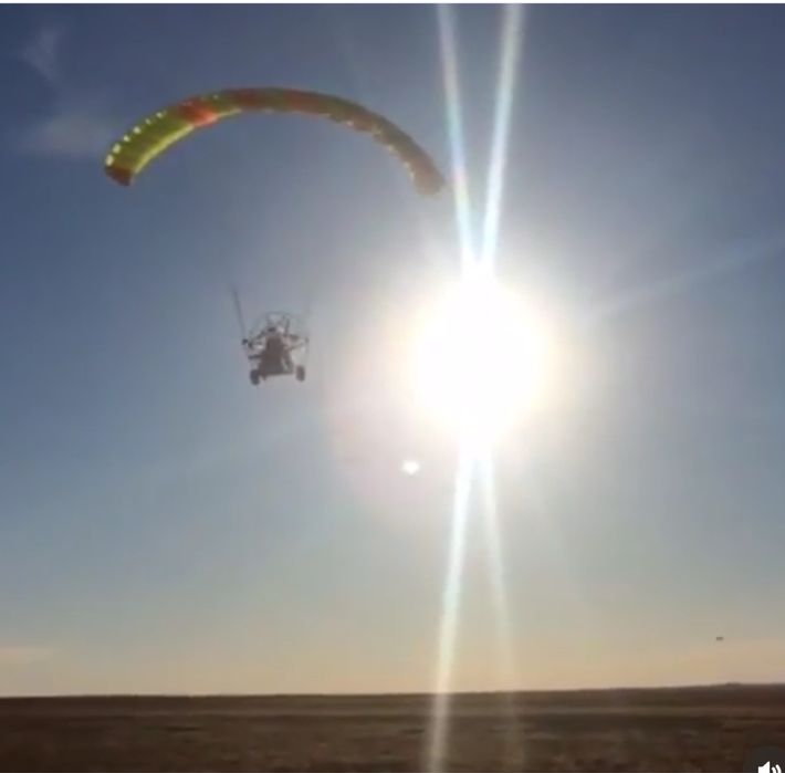 Продается аэрошют с двигателем Хирт