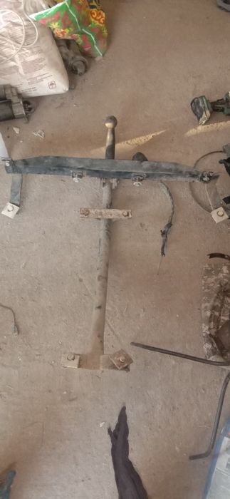 Фаркоп на ауди 80