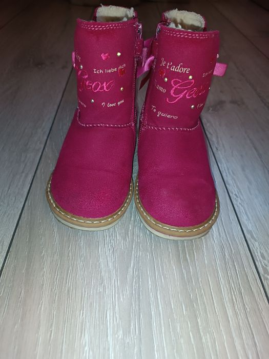 Маратонки Skechers ,ботуши Guess,keцове Mayoral и пантофи BeFado+подарък