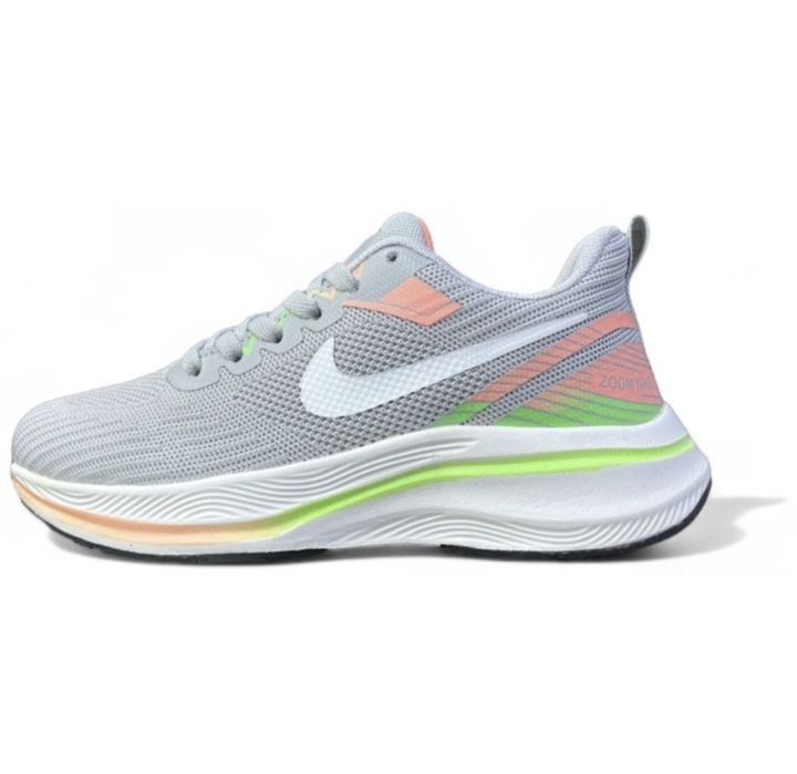 Новые кроссовки NIKE