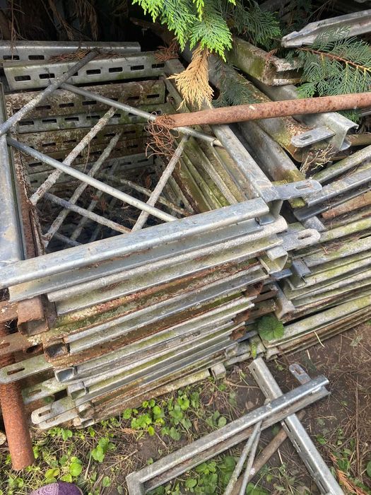 Vand vincluri pentru cofraje stalpuri, schela metalica  ,popi metalici