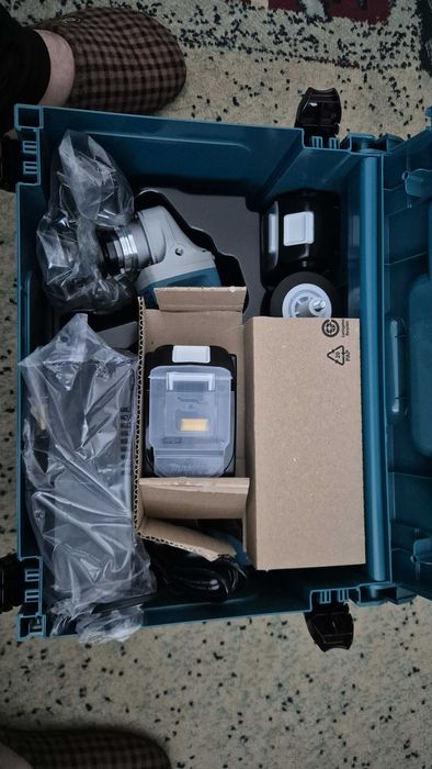Комплект Макита 2бр оригинални батерии 5Ah Makita BL1850B и оригинално бързо зарядно Makita DC18RC LXT 18V