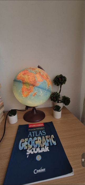 Glob pământesc iluminat+ atlas geografie
