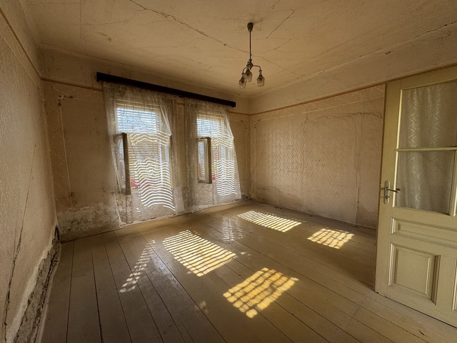 Casa de vanzare in centrul orasului pecica