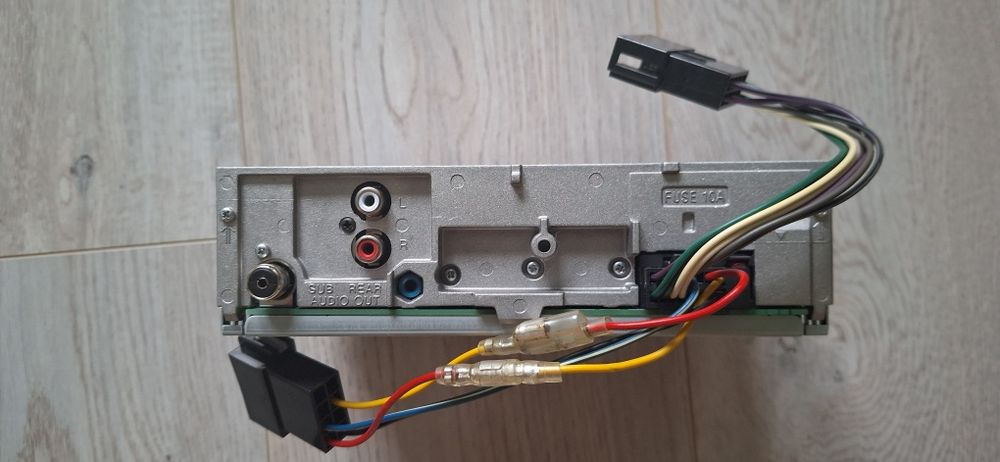 Авторесийвър Sony DSX-A212UI