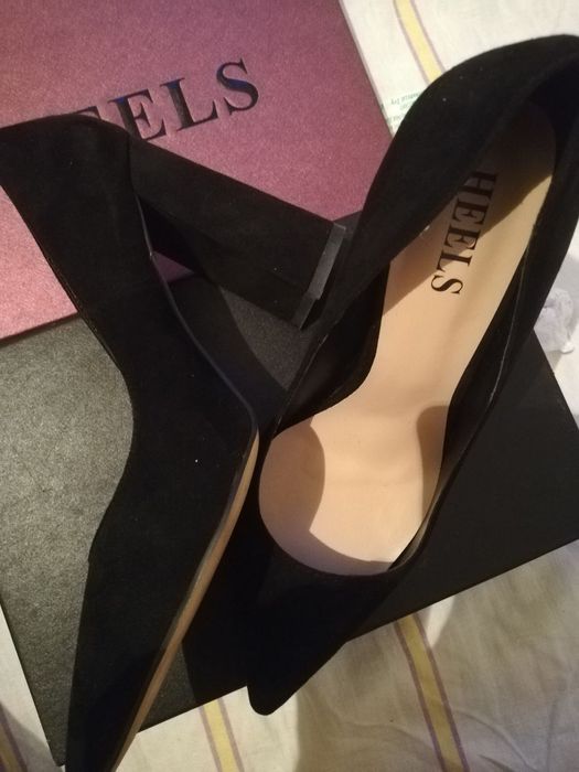 Продаётся туфли женские