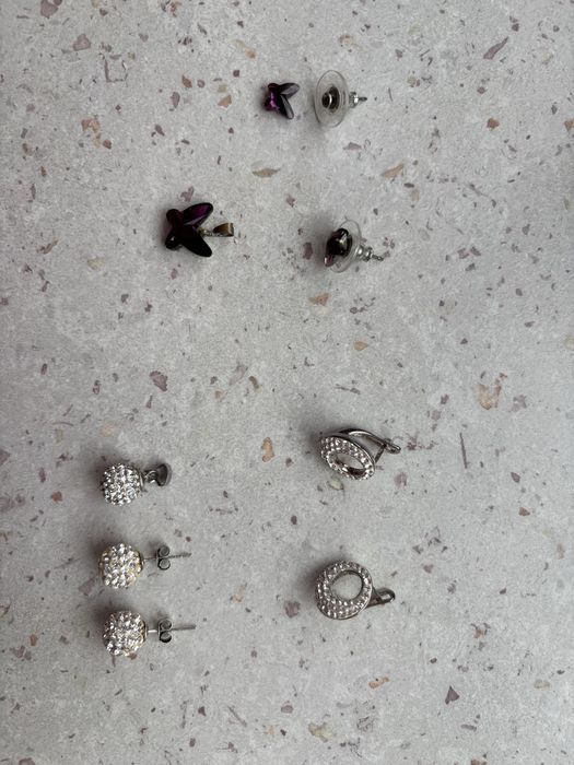 Продавам бижута, които не нося, белите са сребърни, Лилавите на ,, Swarovski”,  цената е за всичко
