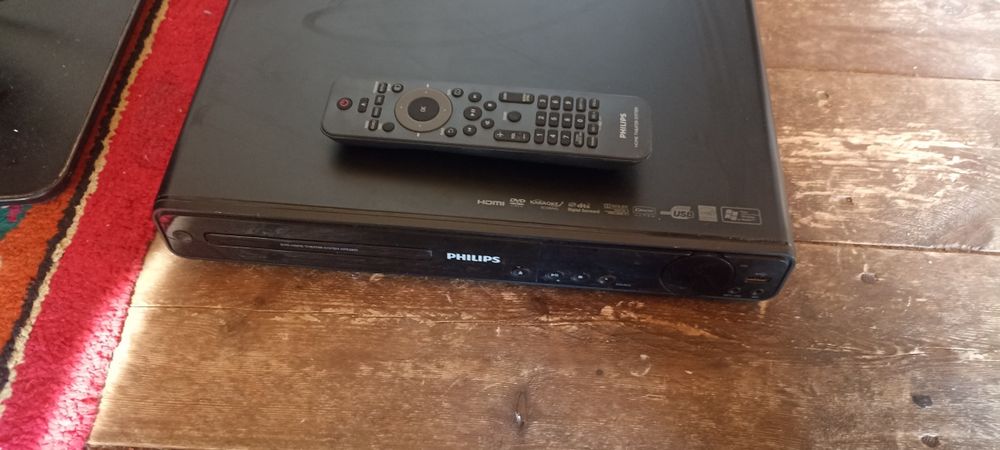 Philips домашний кинотеатр 5.1 + DVD/USB/HDMI