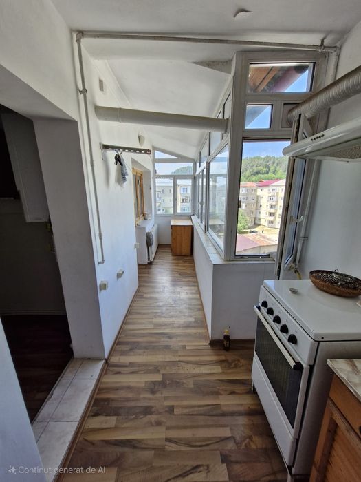 Apartament 3 camere etaj 4 Comănești