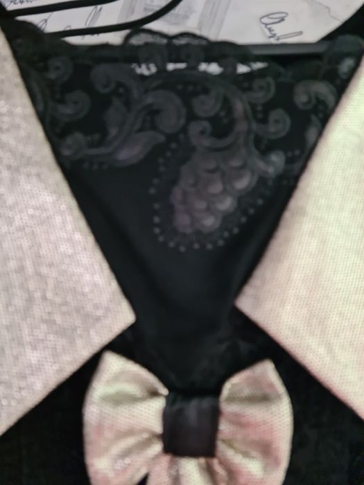 Продава официална черна рокля