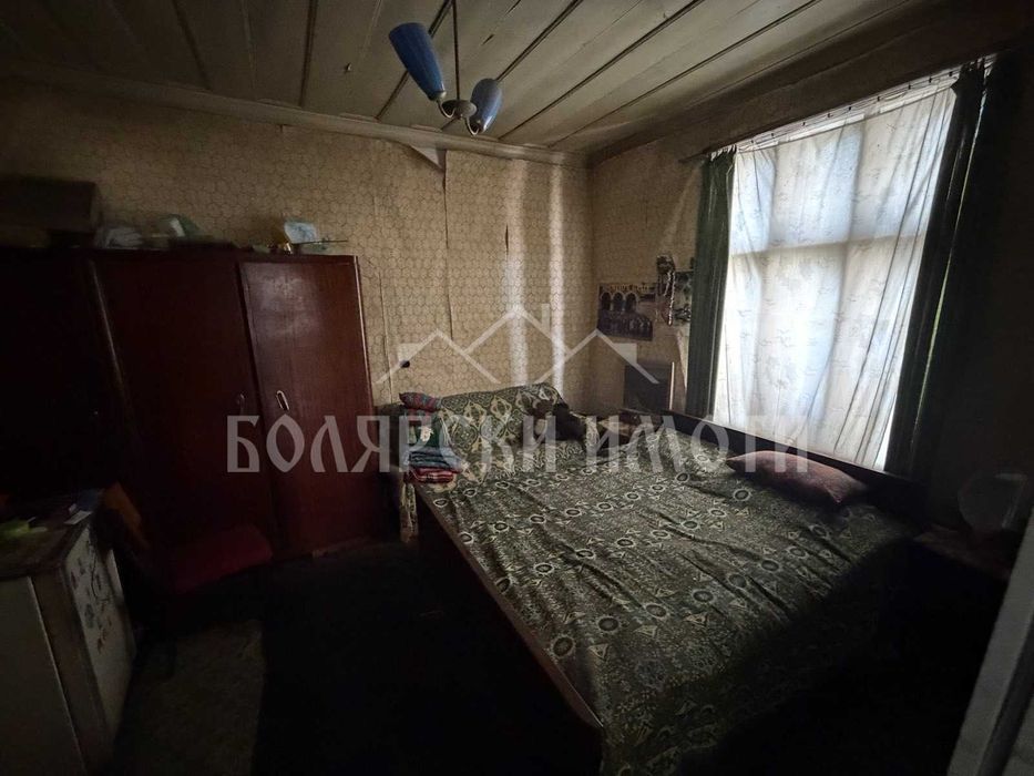 Парцел със стара къща в гр.Лясковец