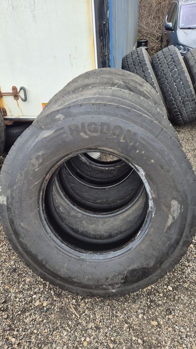 Гуми за камиони 295/80R22.5 внос от Германия в много добро състояние