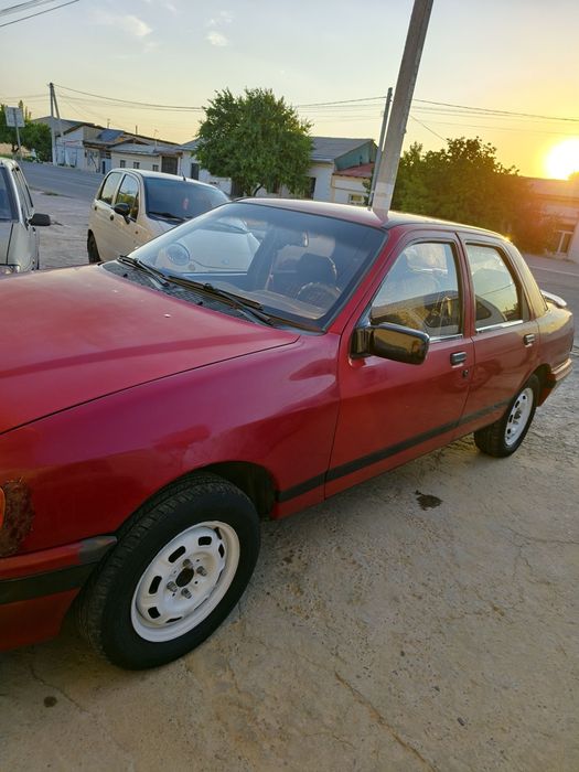 Ford moshina sotlaaadi 800$ naxaadov