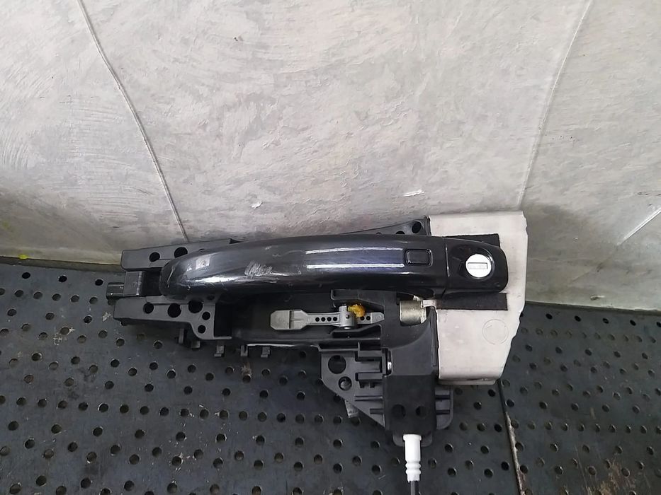 Maner usa stanga fata audi q3 8u 8u0837885