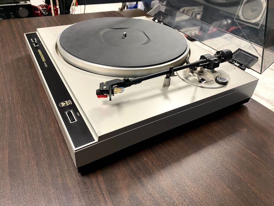 Vintage грамофон Grundig