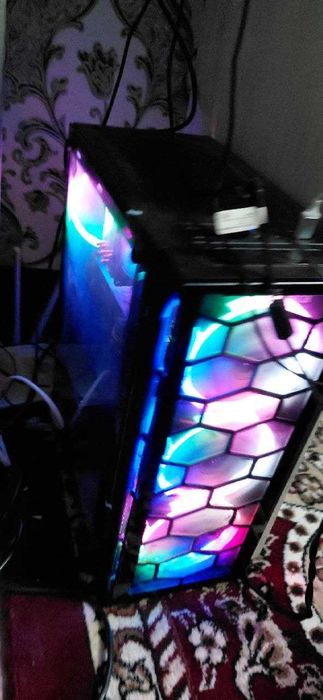 Kompyuter Sotiladi Gaming Oqish va Ishlash  uchun ideal
