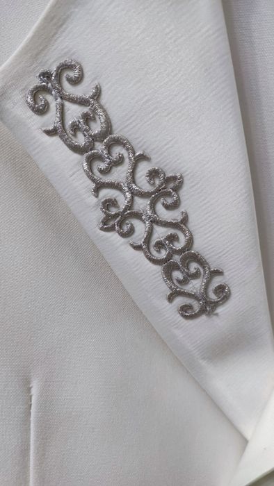 Продам концертные костюмы на мальчика