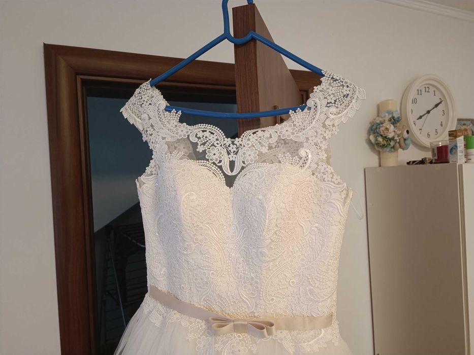 Rochie mireasa tip printesa