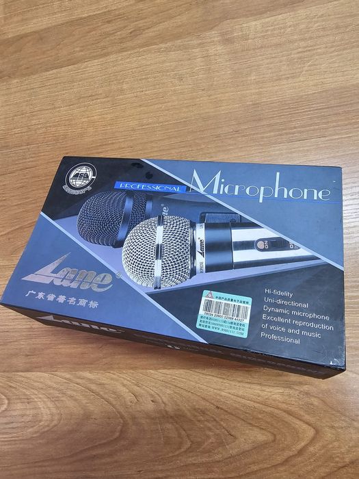 Продам микрофон проводной