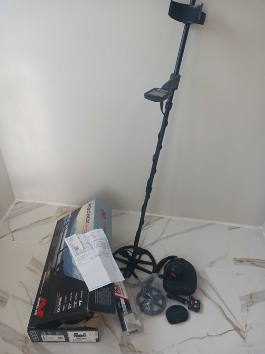 Minelab Equinox 800 ...