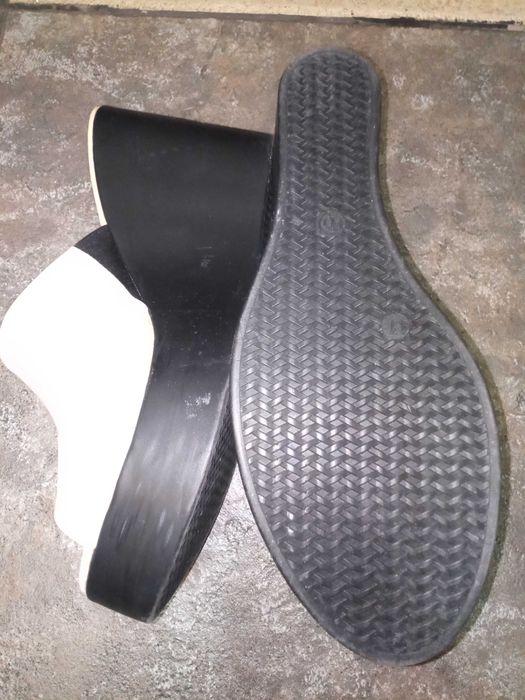 Продам женскую обувь б/у