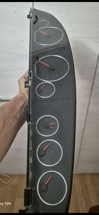 Кольца на приборную панель