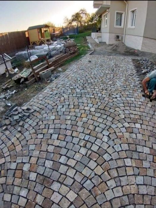 Piatra cubică andezit