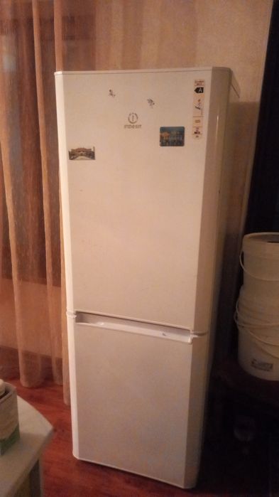 Холодильник буу индесит