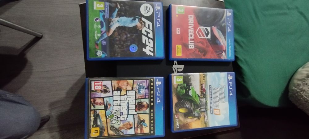 Vând PS 4 Pro + THRUSTMASTER T150 ,,Volan"