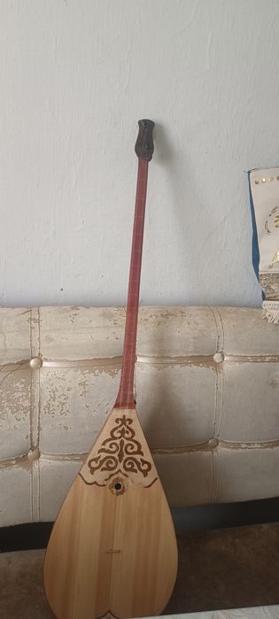 Домбыра сатылады