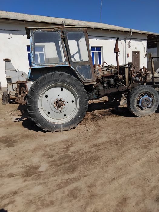 МТЗ 82  matori yangi  hamma hoyi ishlab turupdii  orqa balonlari yangi