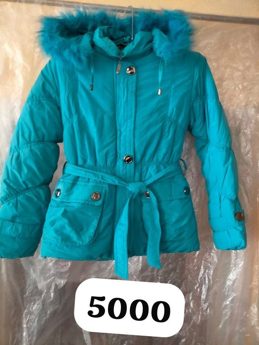 Продам куртки зима на девочку