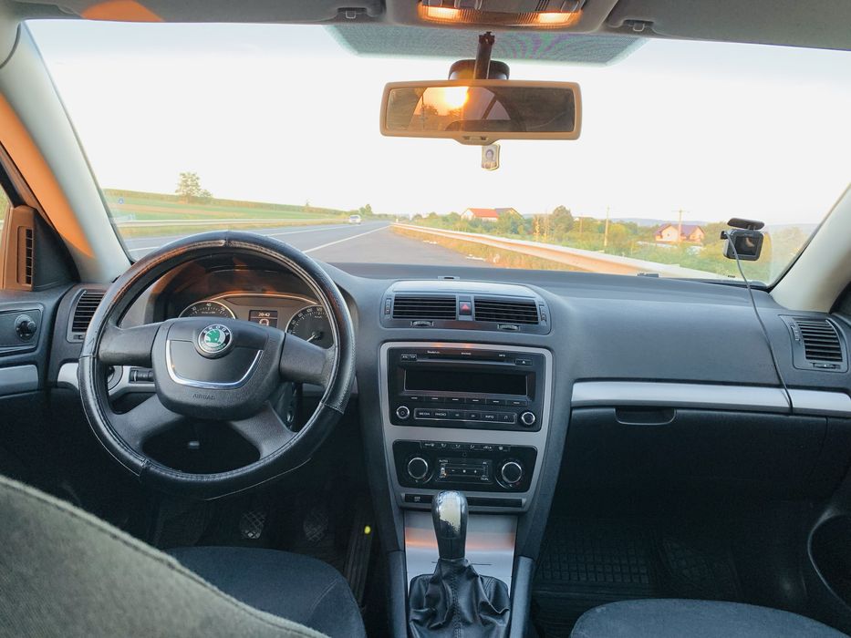 SKODA Octavia 2010 — imagine 3