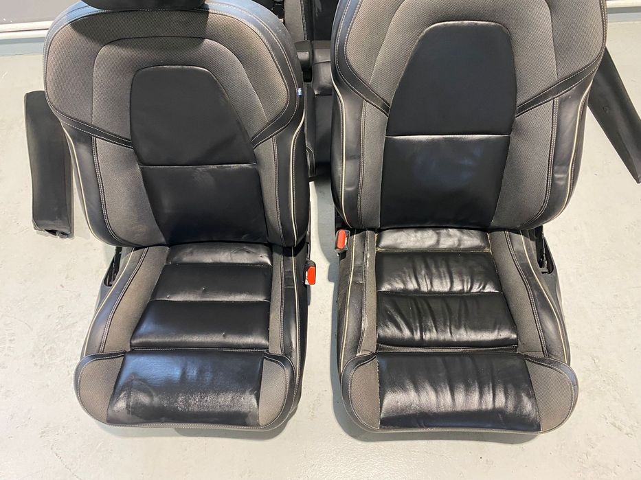 Interior cu incalzire scaune fata VOLVO XC60 R-DESIGN 2023