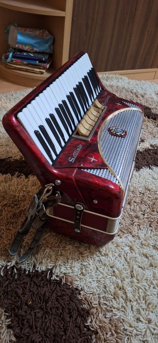 Vând acordeon urgent