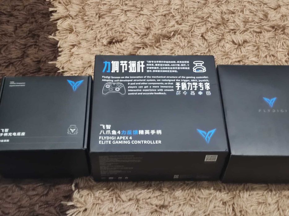 Flydigi apex 4 controller + accesorii