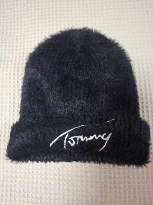 Moncler ,Tommy Hilfiger шапки