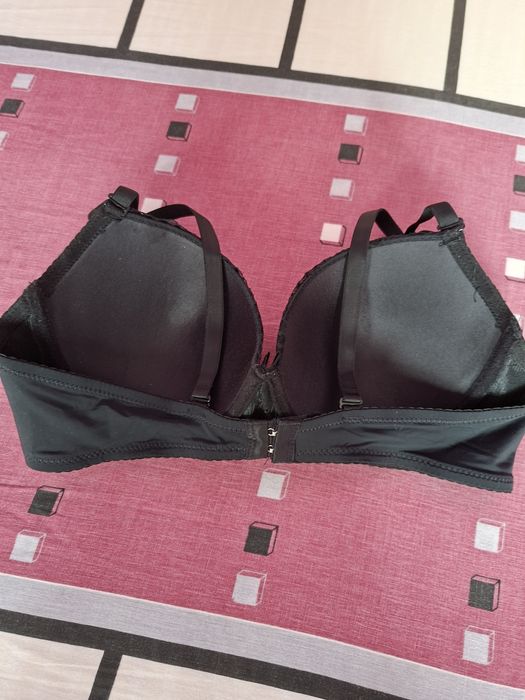 Vând Sutien Damă cu Dantelă Mărimea 38/85 Nou