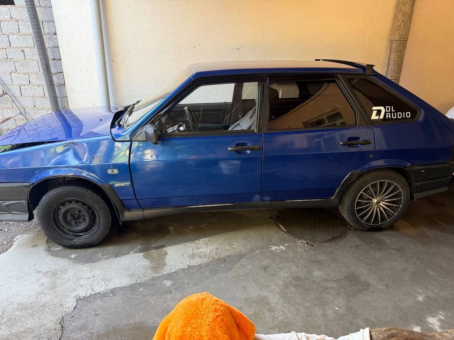 Lada 2109 sotiladi