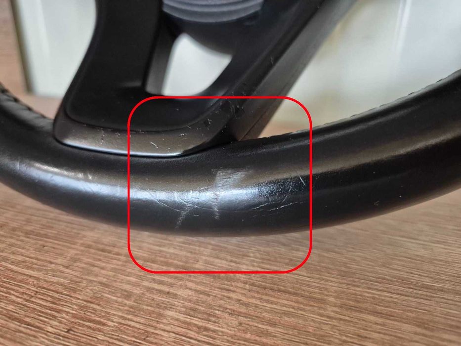 Продавам кожен волан с пера MERCEDES W205 W213 CLA 2015-2019