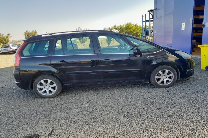 Dezmembrez Citroen C4 Picasso 1