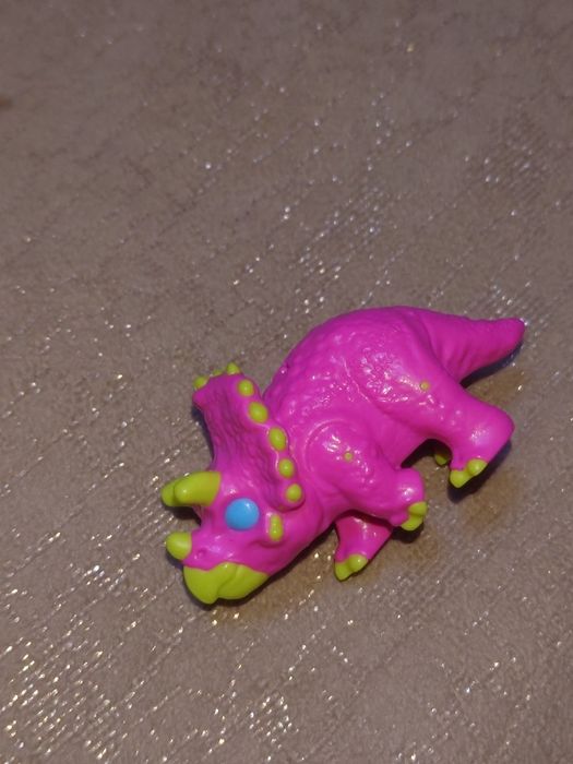 Продам динозавры Киндер Джой